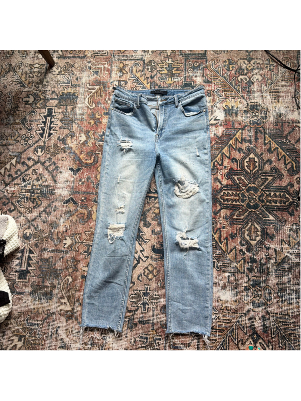 Women's Risen Distressed Ankle Jeans Size 30 Blue
